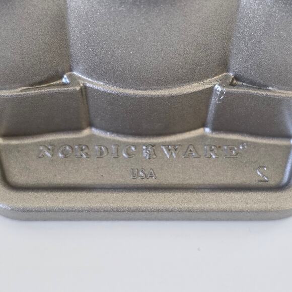 Nordic Ware Gingerbread Loaf Pan 454 g Aluminum Nonstick Holiday Bakeware USA - Picture 13 of 14